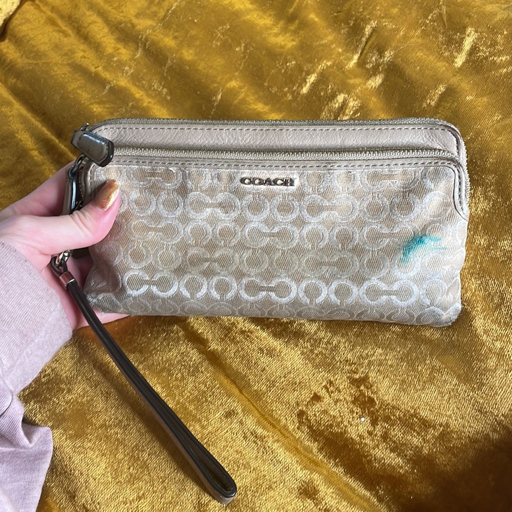 Coach Wallet - Picture 7 of 7